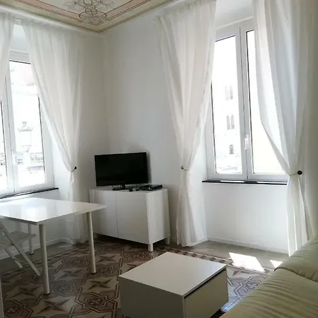 A Apartament *